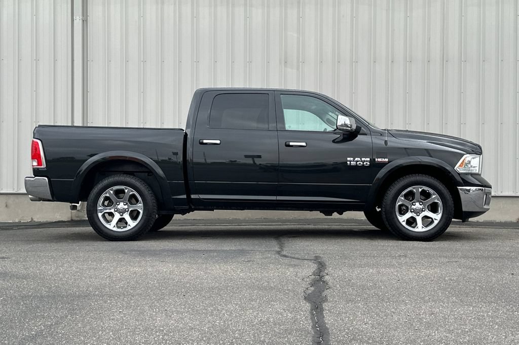 Used 2017 RAM 1500 Laramie AWD/4WD image 3