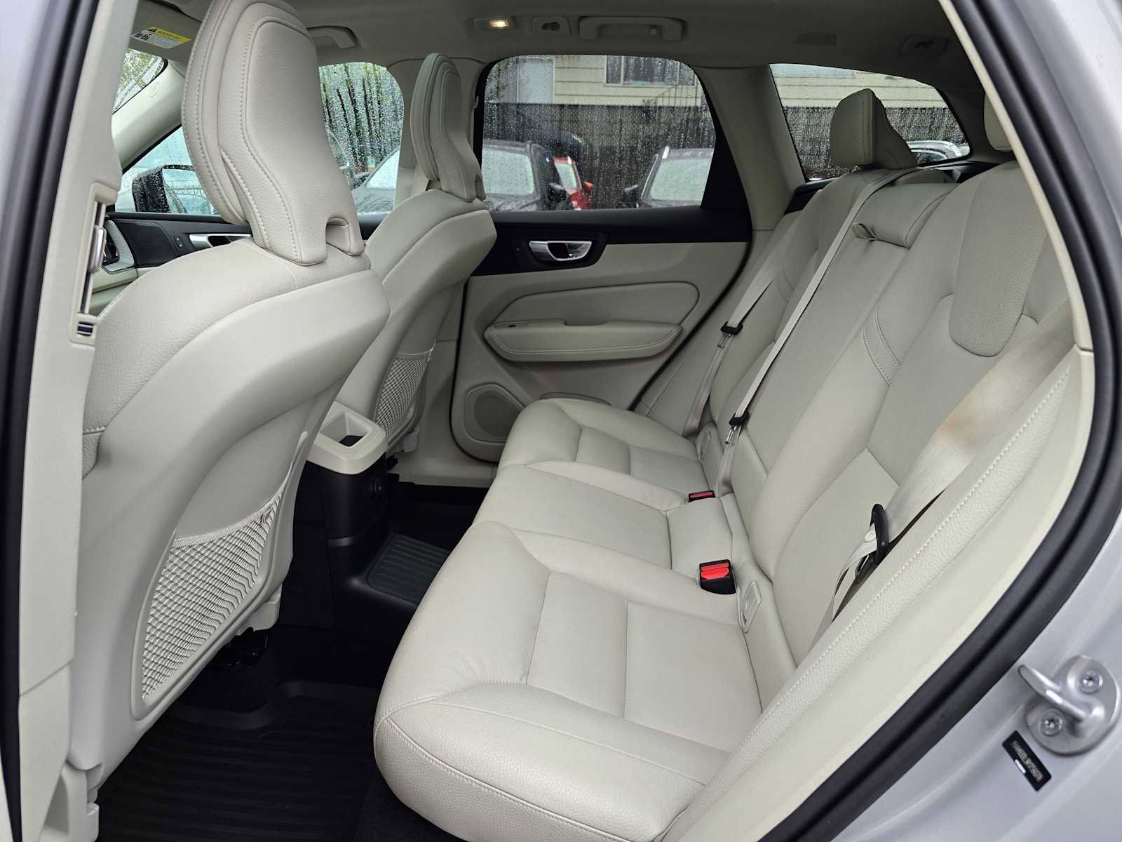 Certified 2024 Volvo XC60 T8 Plus w/ Protection Package Premier image 17