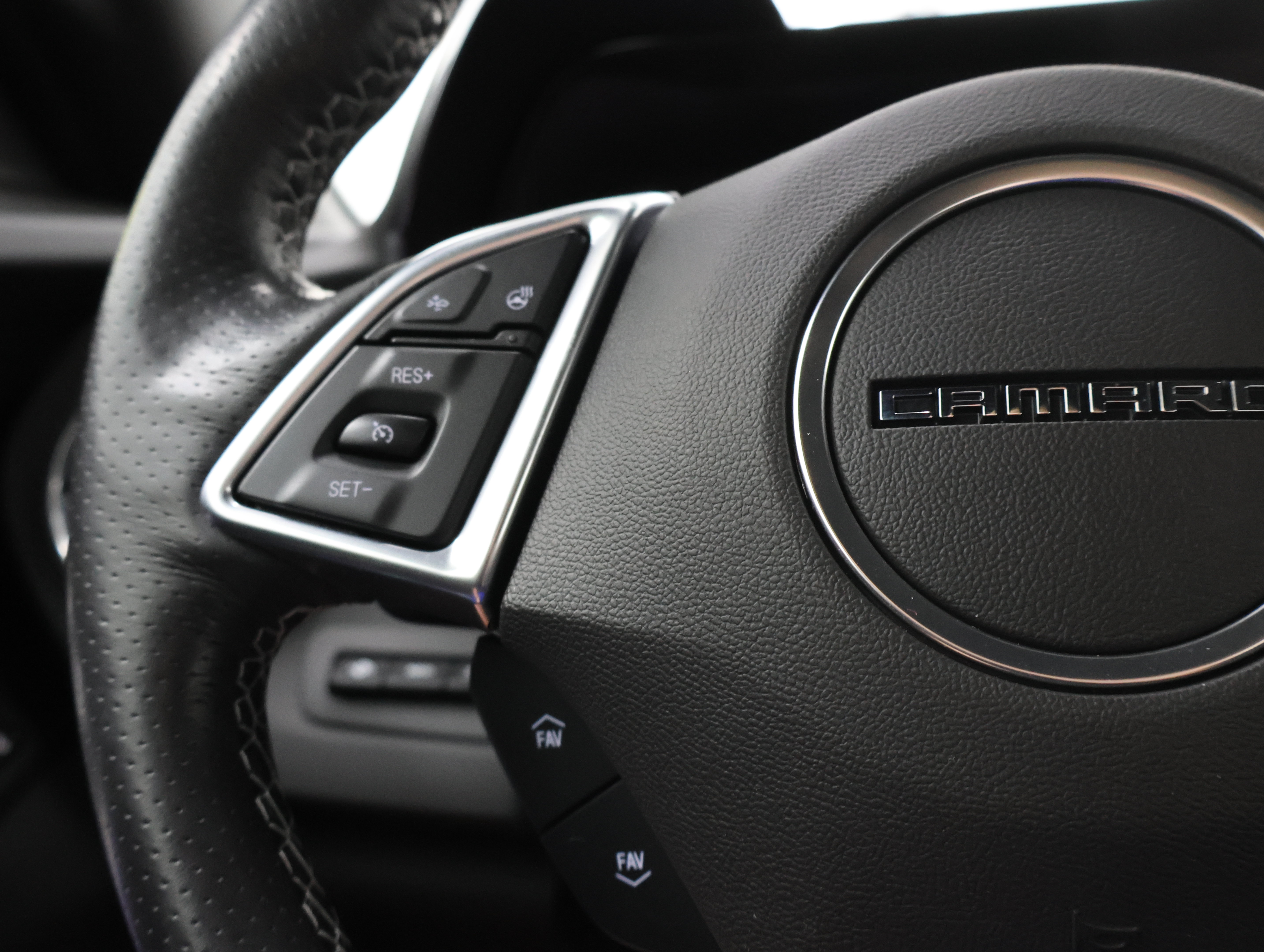 Used 2020 Chevrolet Camaro SS RWD image 14