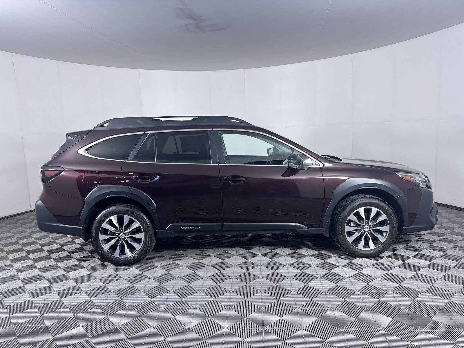 Used 2023 Subaru Outback Limited XT AWD/4WD image 10