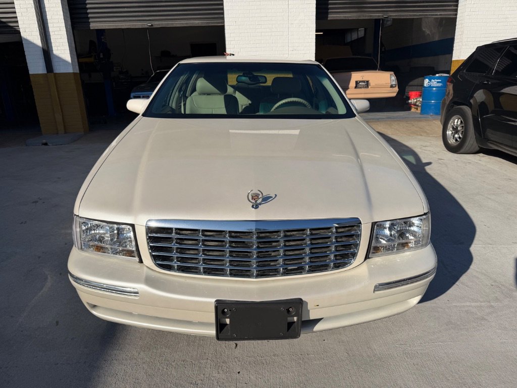 Used 1999 Cadillac De Ville Base image 6