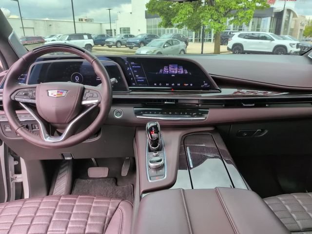 Used 2024 Cadillac Escalade Sport Platinum w/ LPO, ONYX Package AWD/4WD image 25
