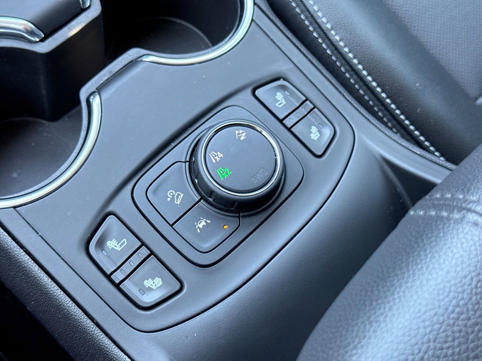 Used 2024 GMC Terrain SLT w/ Elevation Edition AWD/4WD image 36