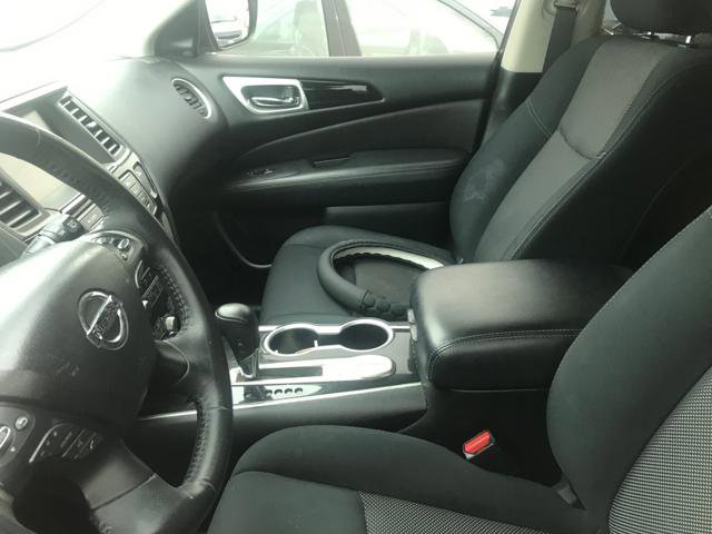 Used 2019 Nissan Pathfinder SV image 7