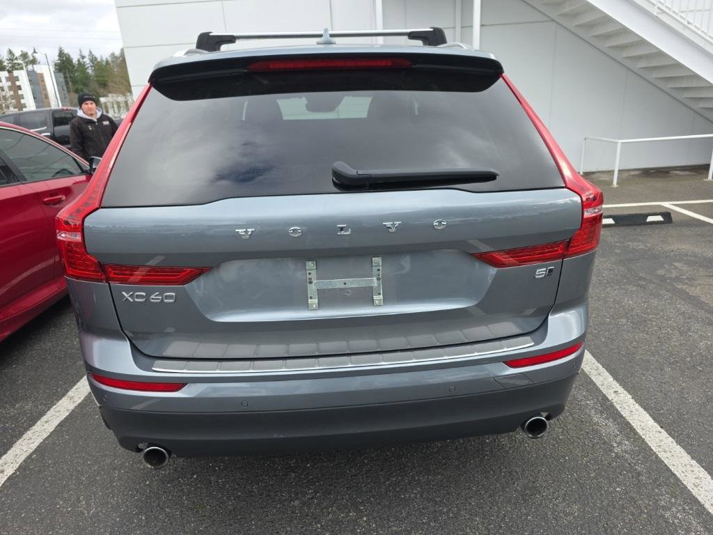 Used 2020 Volvo XC60 T5 Momentum w/ Protection Package Premier image 5