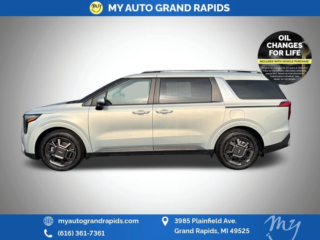 Used 2025 Kia Carnival EX FWD image 4