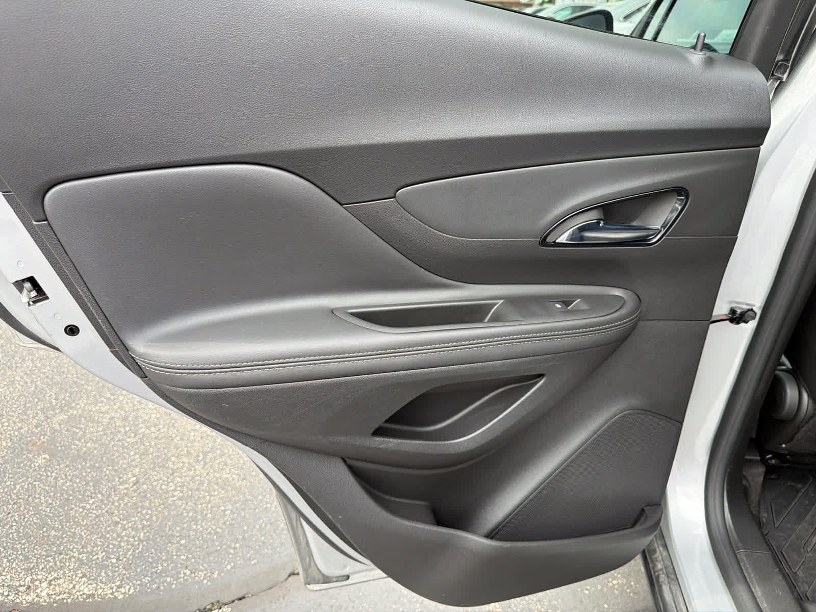 Used 2022 Buick Encore Preferred w/ Safety Package AWD/4WD image 23