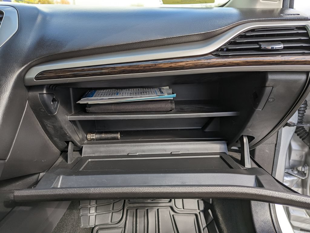 Used 2014 Ford Fusion Energi SE w/ Driver Assist Package FWD image 32