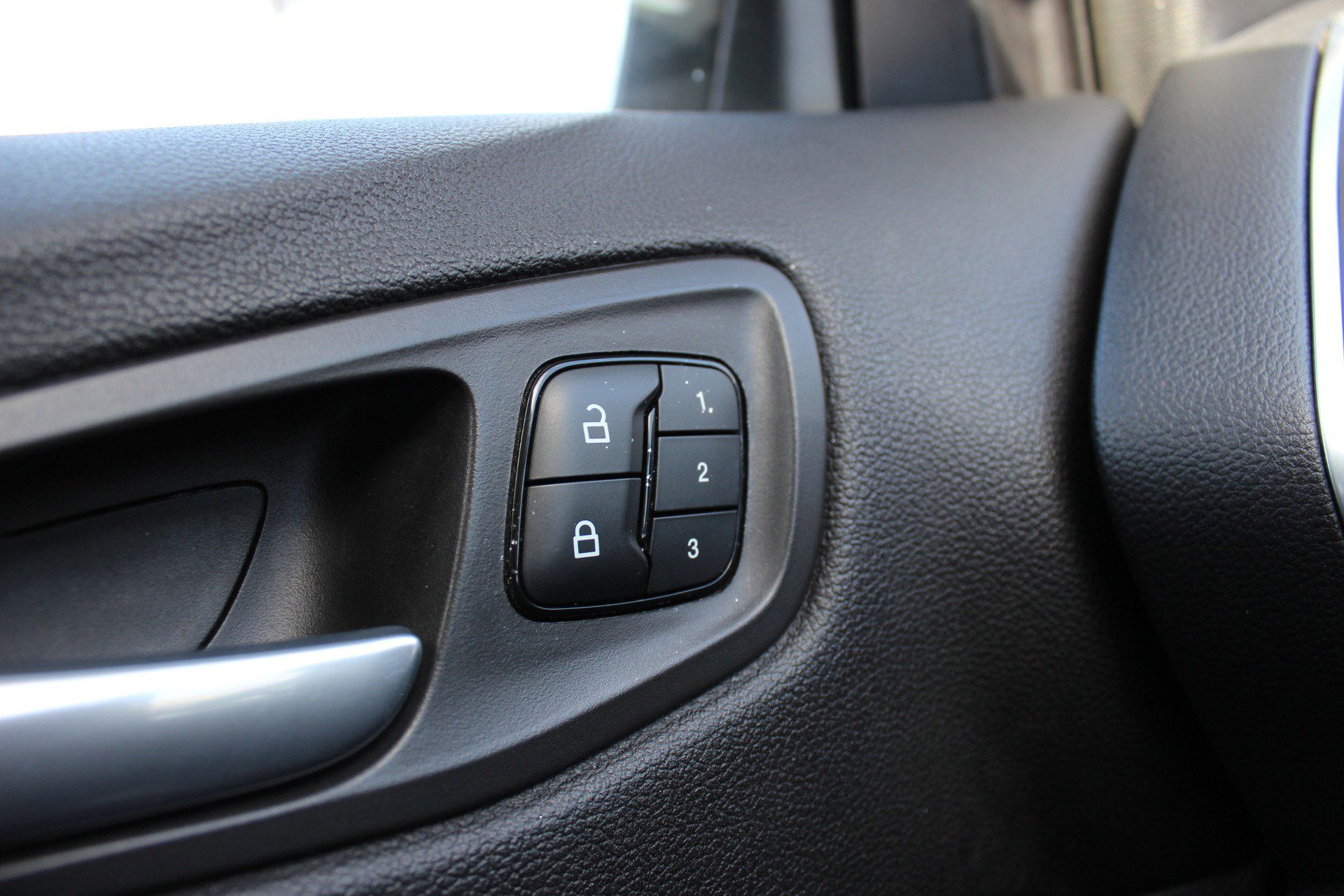 Used 2013 Ford Escape SEL AWD/4WD image 16