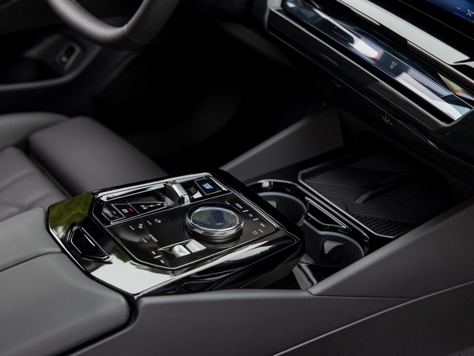 Used 2025 BMW i5 xDrive40 w/ Premium Package image 53