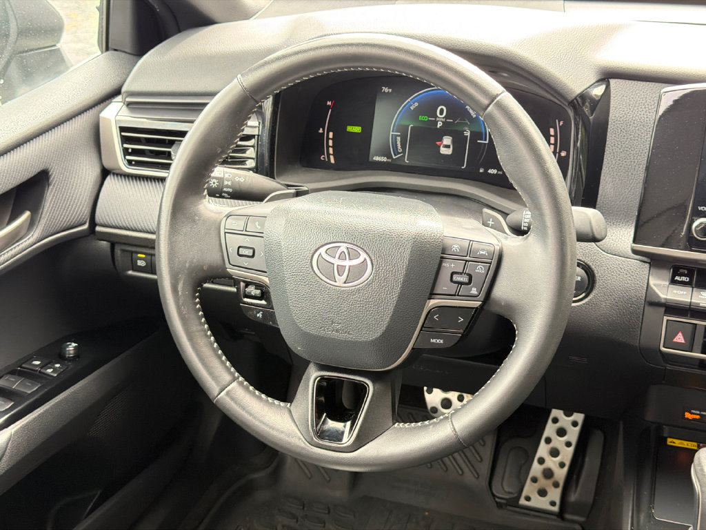 Used 2025 Toyota Camry SE FWD image 28