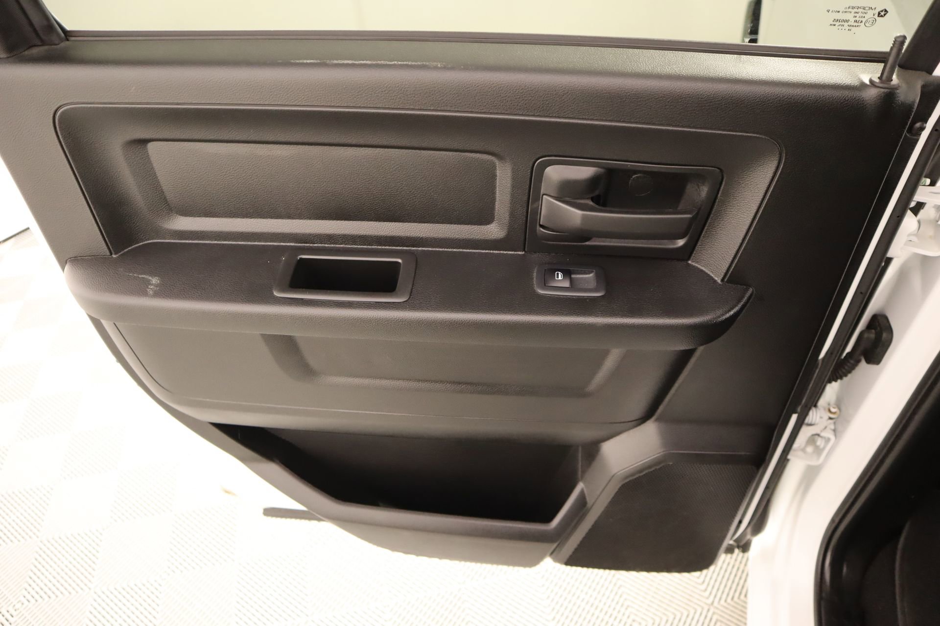 Used 2024 RAM 3500 Tradesman w/ Chrome Appearance Group image 15