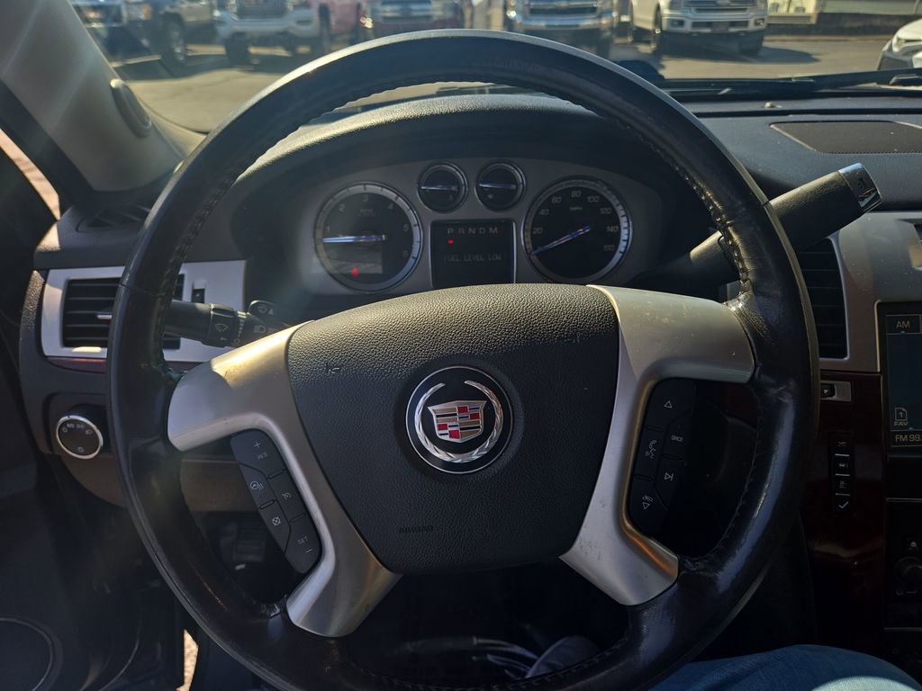 Used 2011 Cadillac Escalade EXT Luxury image 20