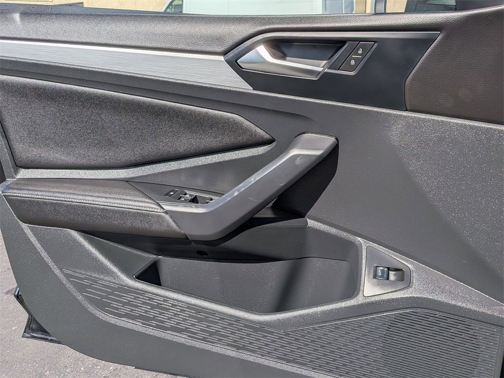 Used 2025 Volkswagen Jetta S image 11