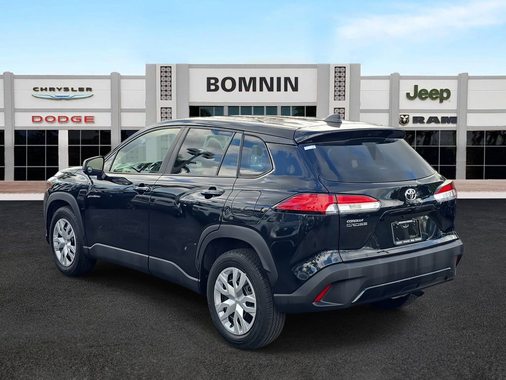 Used 2022 Toyota Corolla Cross L image 4