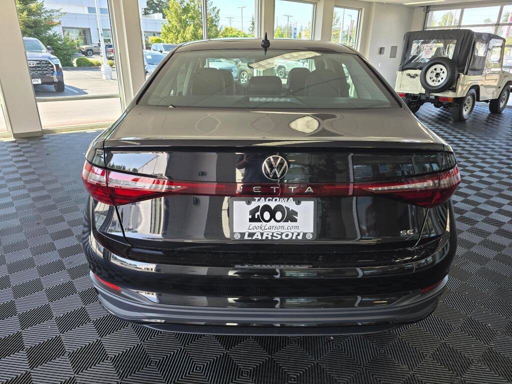 New 2026 Volkswagen Jetta SE FWD image 4