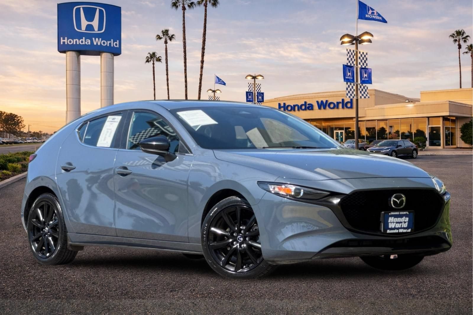 Used 2025 MAZDA MAZDA3 Carbon AWD/4WD image 2