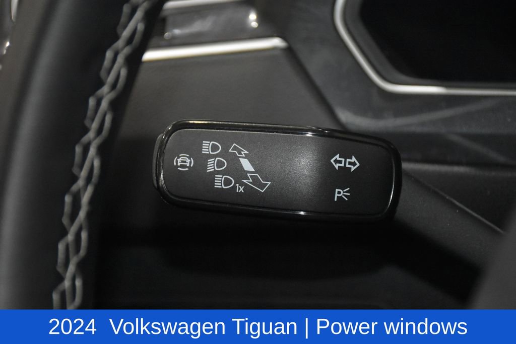 Used 2024 Volkswagen Tiguan SE image 10