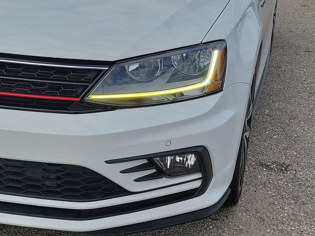 Used 2018 Volkswagen Jetta GLI image 16