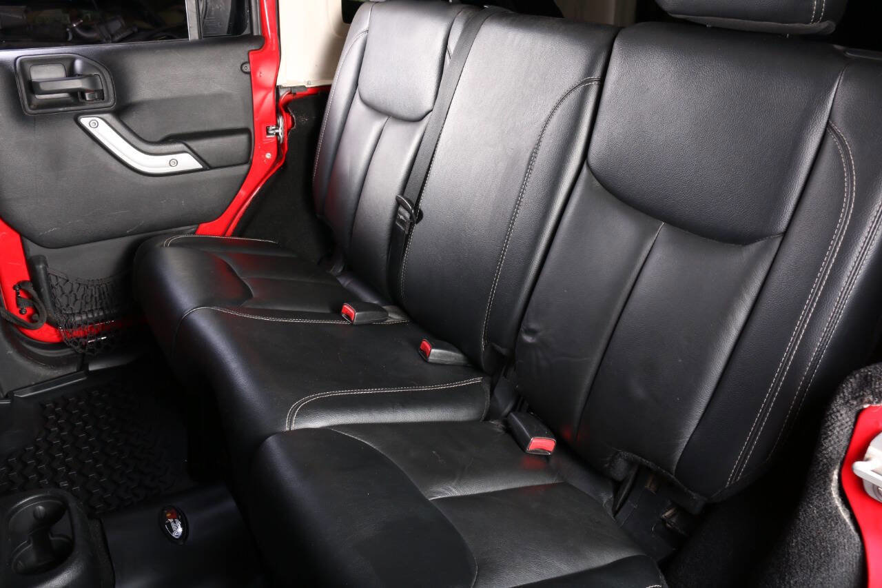Used 2015 Jeep Wrangler Unlimited Sahara AWD/4WD image 69