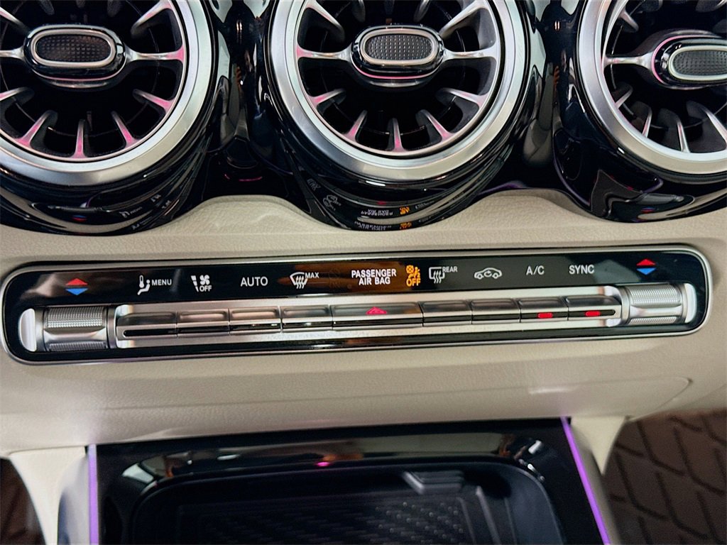 Used 2025 Mercedes-Benz GLB 250 4MATIC image 15