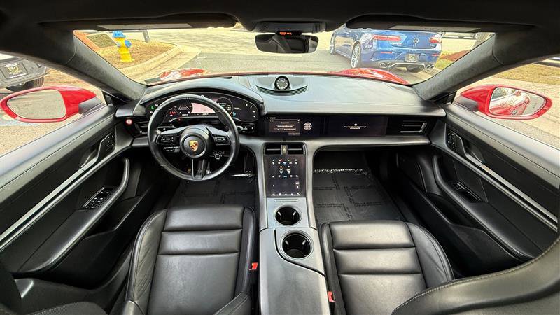 Used 2022 Porsche Taycan GTS image 19