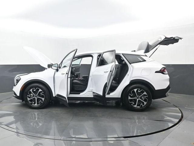 Used 2025 Kia Sportage EX image 32