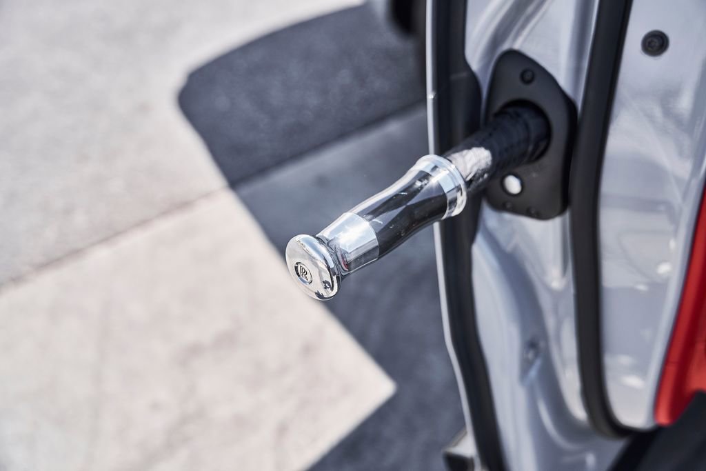 Used 2024 Rolls-Royce Cullinan Black Badge w/ Dark Exterior Package image 28