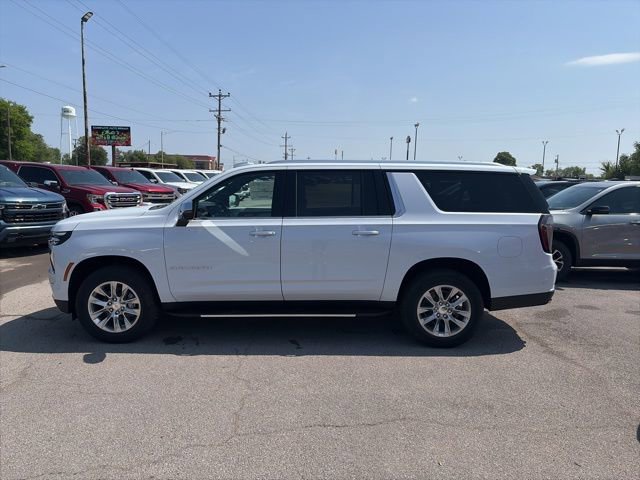 New 2026 Chevrolet Suburban Premier w/ Sun And Tow Package AWD/4WD image 3