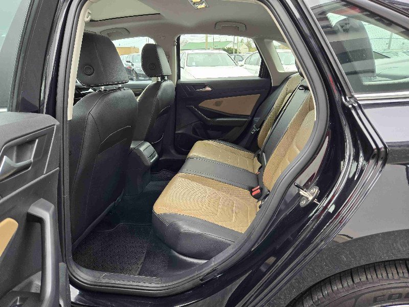 Used 2020 Volkswagen Jetta SEL Premium image 10