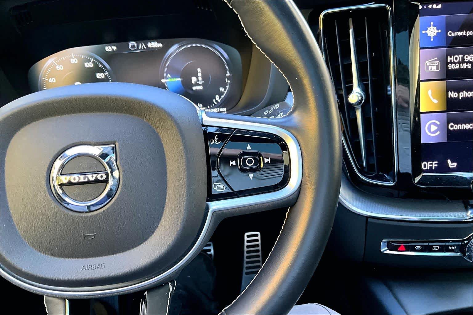 Used 2021 Volvo XC60 T8 R-Design AWD/4WD image 24