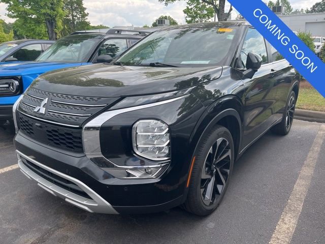 Used 2023 Mitsubishi Outlander SE