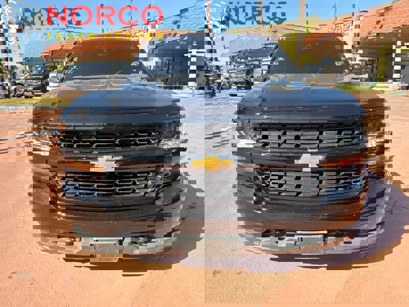 Used 2018 Chevrolet Silverado 1500 Custom image 3