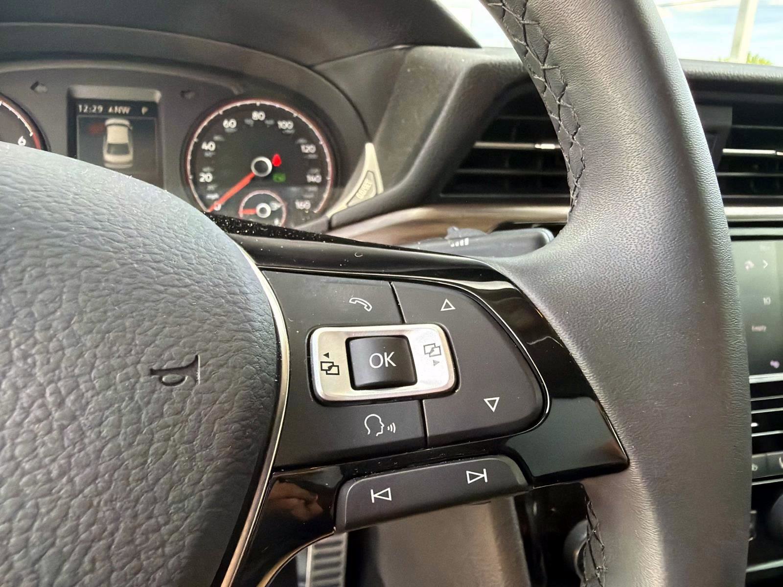 Used 2022 Volkswagen Passat 2.0T image 27