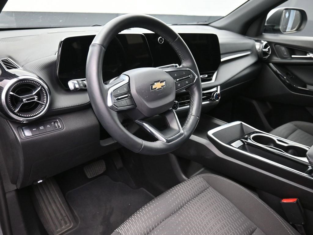 Used 2025 Chevrolet Equinox LT image 18