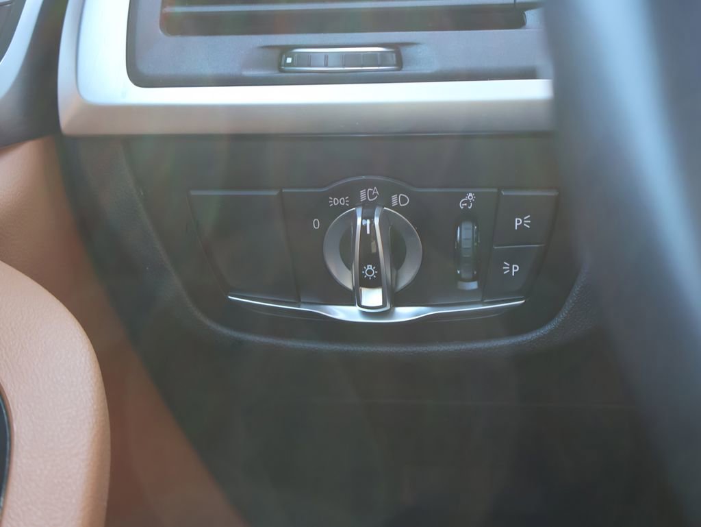 New 2026 Volkswagen Taos SE image 53