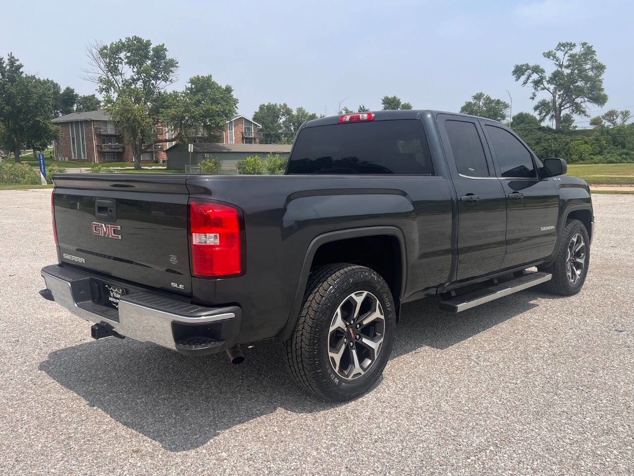 Used 2017 GMC Sierra 1500 SLE w/ SLE Value Package image 4