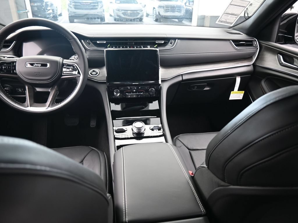 New 2025 Jeep Grand Cherokee L Overland AWD/4WD image 33