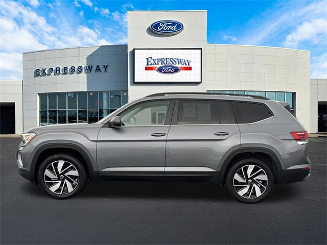 Used 2025 Volkswagen Atlas SE image 9