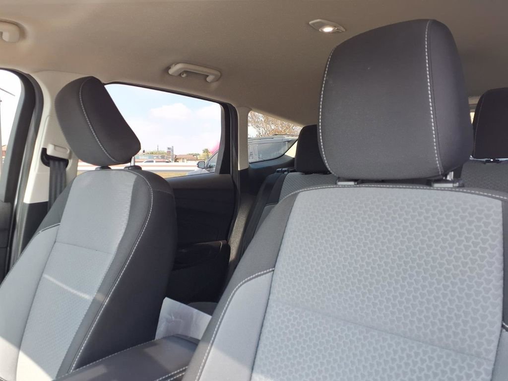 Used 2019 Ford Escape SE image 17