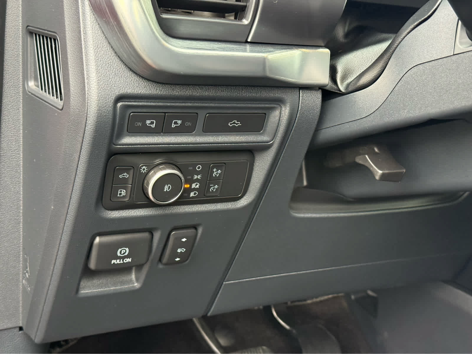 Used 2022 Ford F150 Lariat w/ Max Trailer Tow Package AWD/4WD image 18
