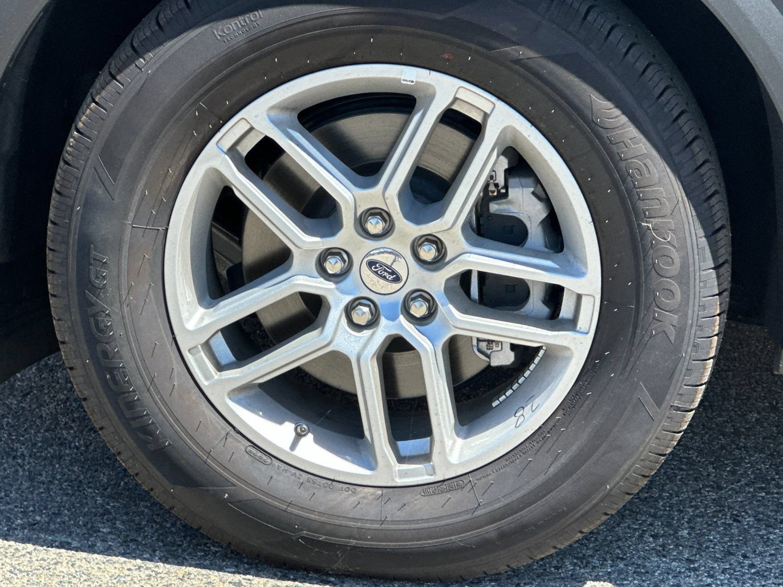 Used 2025 Ford Explorer Active w/ Active Comfort Package RWD image 39