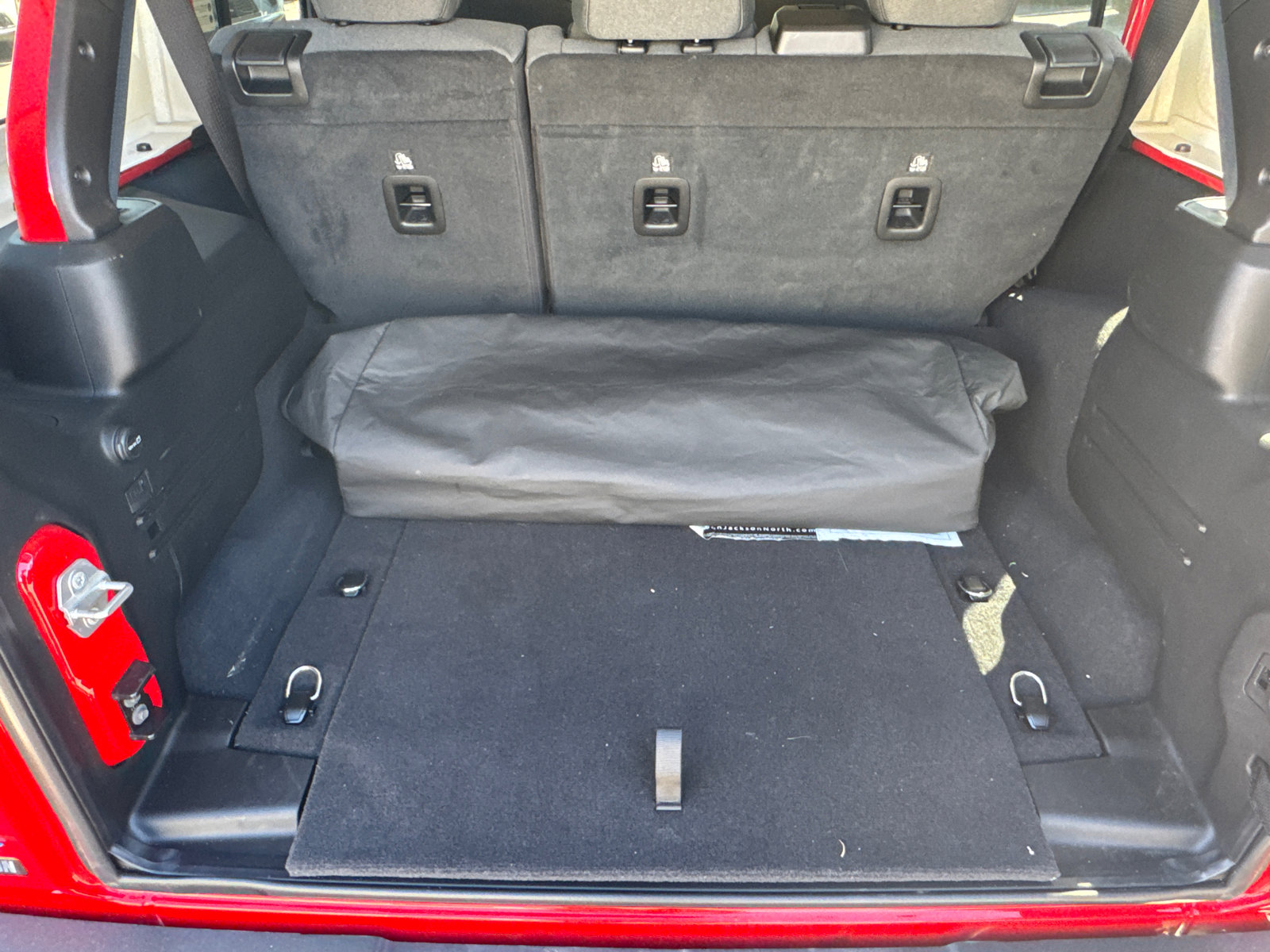 Used 2025 Jeep Wrangler Willys image 19