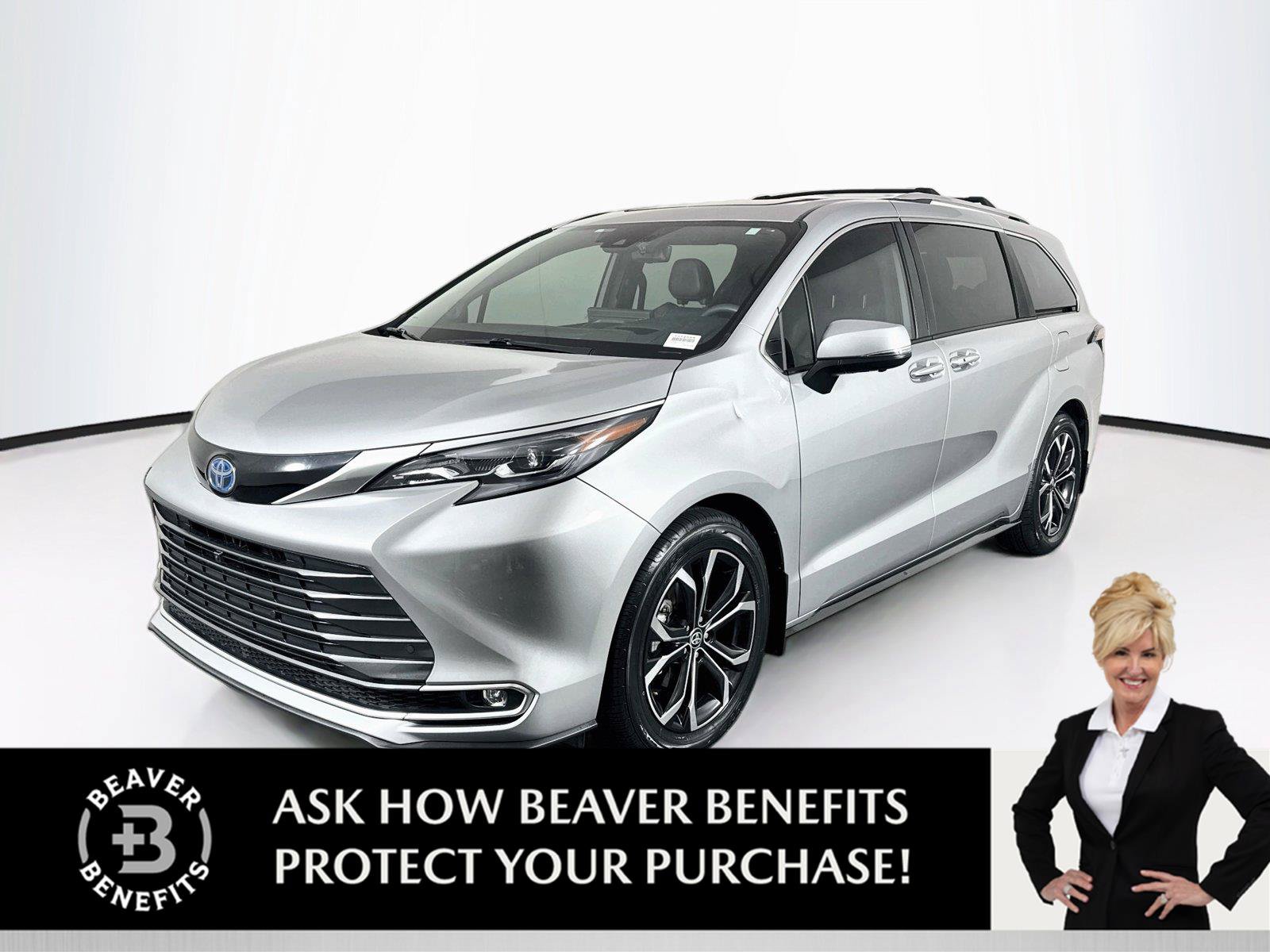 Certified 2025 Toyota Sienna Platinum FWD image 1