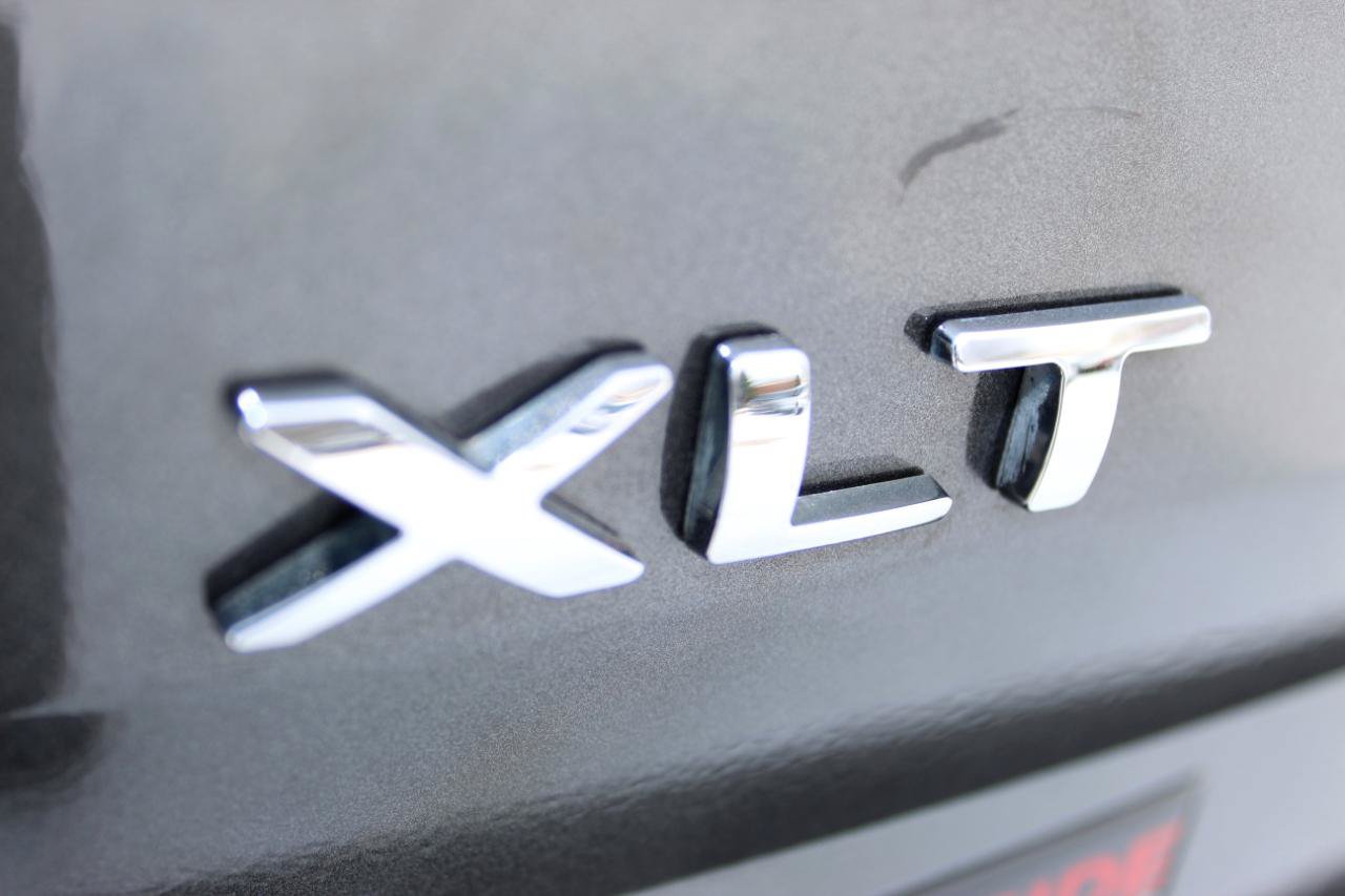 Used 2015 Ford Explorer XLT w/ Equipment Group 202A AWD/4WD image 5