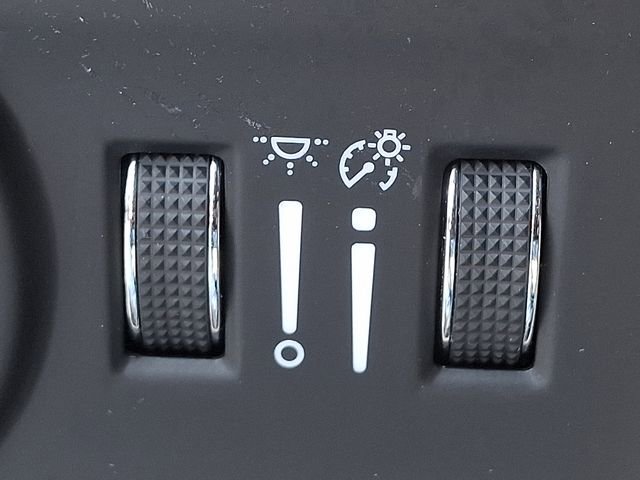 Used 2023 Jeep Grand Cherokee Limited w/ Luxury Tech Group II AWD/4WD image 25