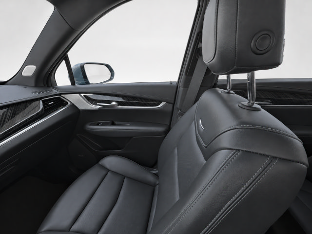 Used 2025 Cadillac XT6 Premium Luxury w/ Technology Package FWD image 12
