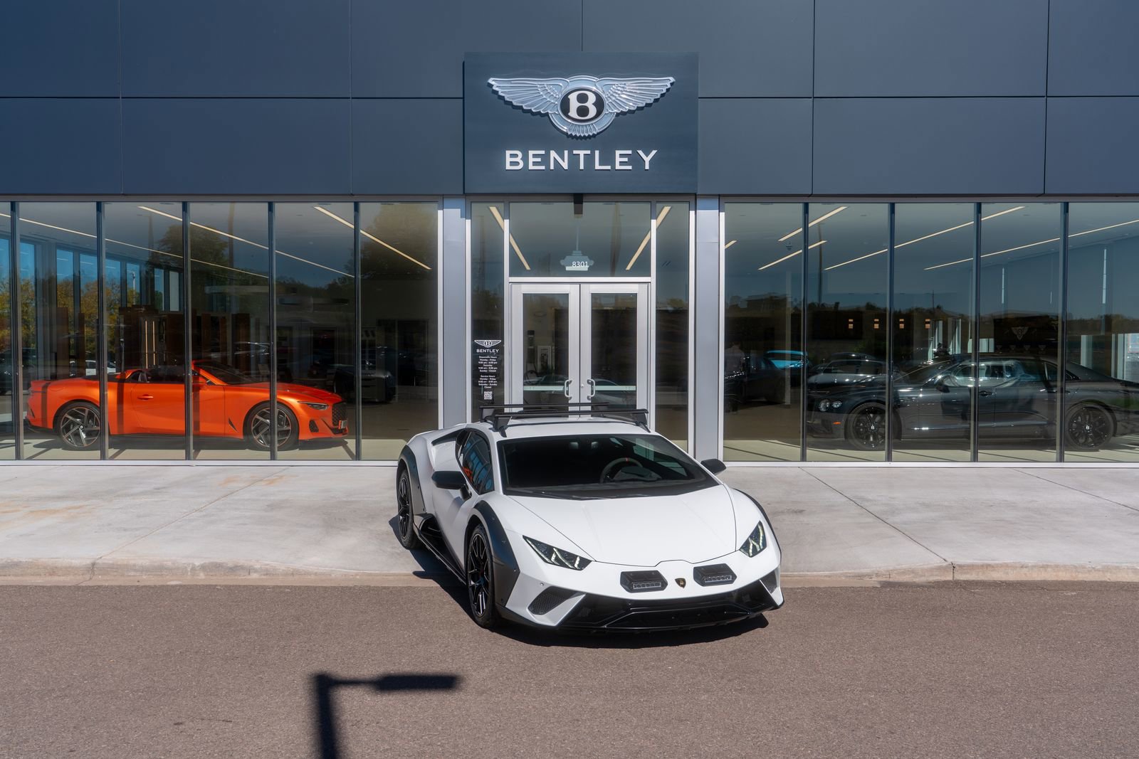 Used 2024 Lamborghini Huracan Sterrato image 1