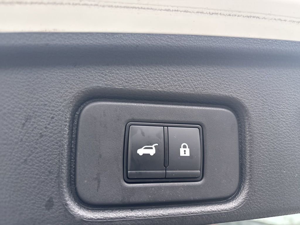Used 2023 Nissan Pathfinder SL image 28