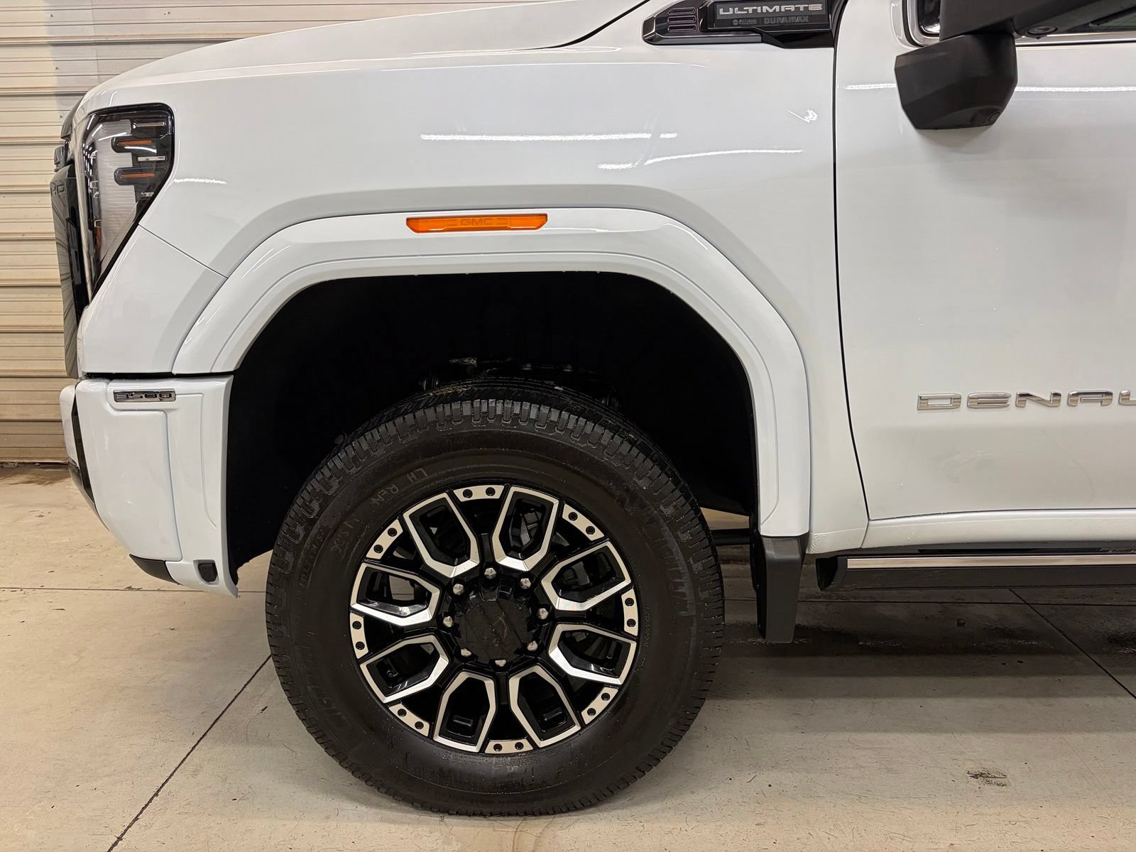 Used 2026 GMC Sierra 3500 Denali Ultimate AWD/4WD image 4